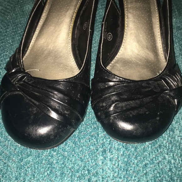 Heels - Picture 3 of 3